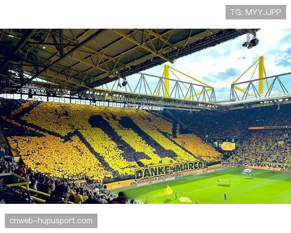 多特蒙德主场威斯特法伦球场南看台扩建工程启动，预计增加3000坐席